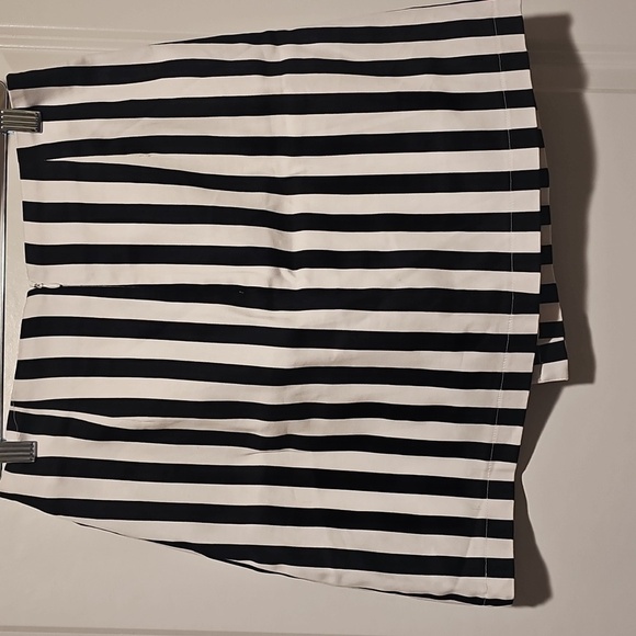 DO+BE Monochrome Striped Skirt - Picture 3 of 4